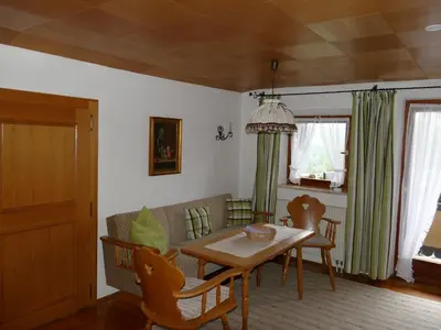 Ein Sitzbereich in der Unterkunft Haus Huber, Benjamin Huber