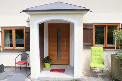 Das Gebäude in dem sich die Ferienwohnung befindet