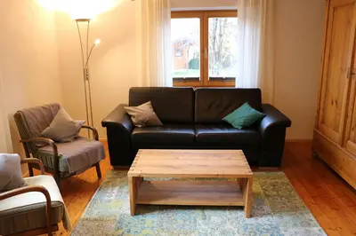 Ein Sitzbereich in der Unterkunft Ferienwohnung Heer