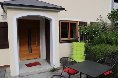 Das Gebäude in dem sich die Ferienwohnung befindet