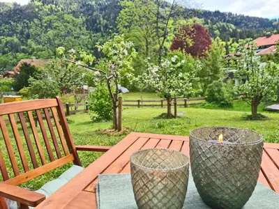 Ein Garten an der Unterkunft Ferienwohnung Berglust