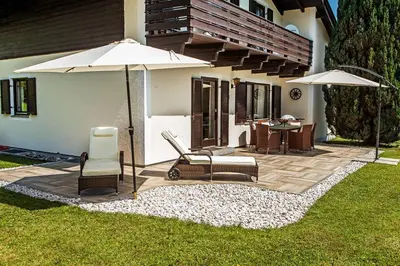 Ein Garten an der Unterkunft Ferienhaus Balsbergblick