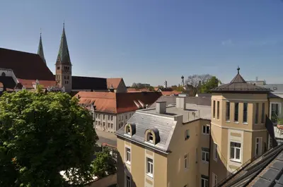 Ein allgemeiner Blick auf Augsburg oder ein Stadtblick von des Hotels aus