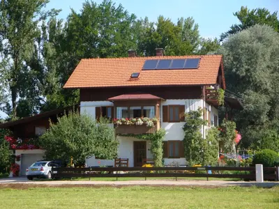 Das Gebäude in dem sich die Pension befindet