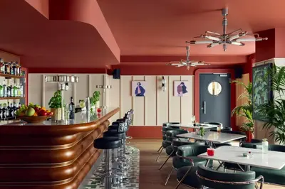 Ein Restaurant oder anderes Speiselokal in der Unterkunft Schwan Locke
