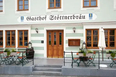 Eine Fassade oder ein Eingang zu Gasthaus Stöttnerbräu
