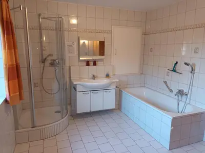 Ein Badezimmer in der Unterkunft Haus Polleichtner