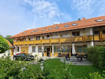 Das Gebäude in dem sich das Hotel befindet