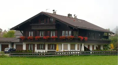 Das Gebäude in dem sich die Ferienwohnung befindet