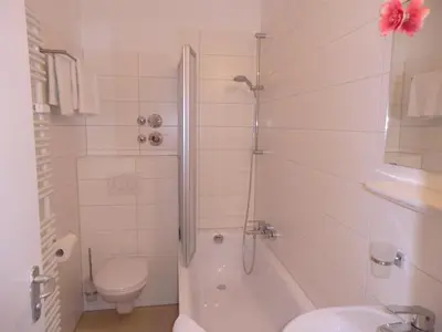 Ein Badezimmer in der Unterkunft Hotel Pension Haydn