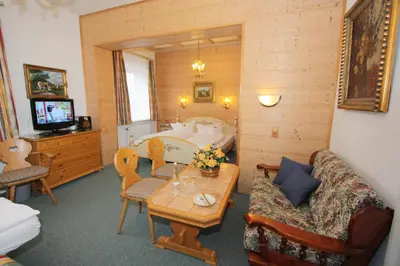 TV/Unterhaltungsangebot in der Unterkunft Hotel garni Almenrausch und Edelweiss