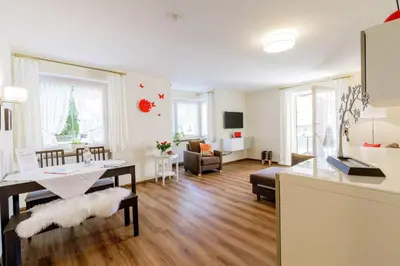 Ein Sitzbereich in der Unterkunft Haus am Mühlenweg - Appartement 2 Haus I - sonniges und modernes Ferienappartement