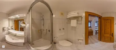 Ein Badezimmer in der Unterkunft Landhotel Lärchenhügel