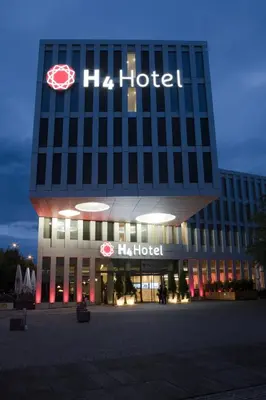 Das Gebäude in dem sich das Hotel befindet