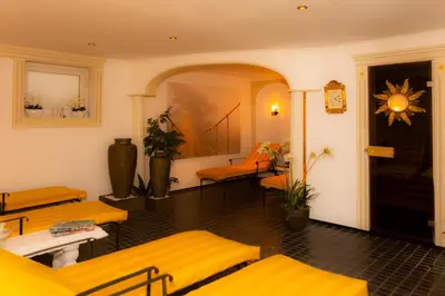 Ein Sitzbereich in der Unterkunft DEVA Achentaler Vitalhotel