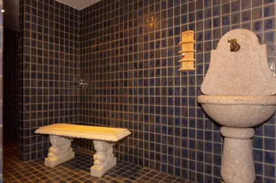 Ein Badezimmer in der Unterkunft DEVA Achentaler Vitalhotel
