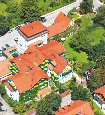 Blick auf Kneipp- und Wellvitalhotel Edelweiss aus der Vogelperspektive
