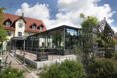 Ein Garten an der Unterkunft Hotel Landgasthof Hofmeier