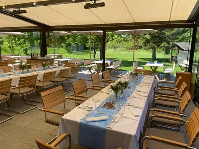 Ein Restaurant oder anderes Speiselokal in der Unterkunft Hotel Restaurant Erber