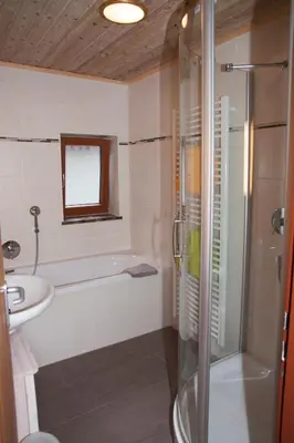 Ein Badezimmer in der Unterkunft Haus Waldesruh