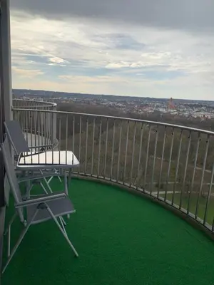 Ein Balkon oder eine Terrasse in der Unterkunft Sky Apartment im Hotelturm