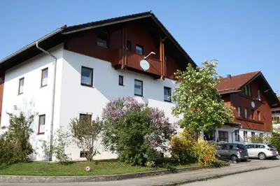 Das Gebäude in dem sich die Pension befindet