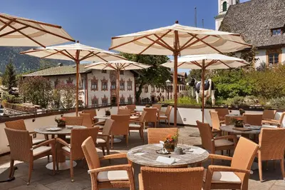 Ein Restaurant oder anderes Speiselokal in der Unterkunft Hotel Maximilian