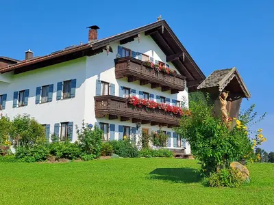 Ein Garten an der Unterkunft Asbichlerhof