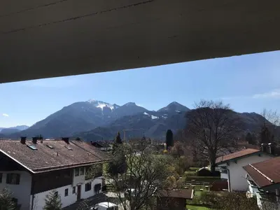 Ein allgemeiner Bergblick oder ein Berglick von der Ferienwohnung aus