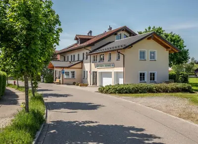 Das Gebäude in dem sich das Hotel befindet