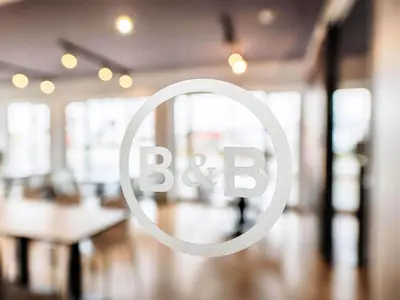 Ein Zertifikat, Auszeichnung, Logo oder anderes Dokument, das in der Unterkunft B&B Hotel Augsburg-West ausgestellt ist
