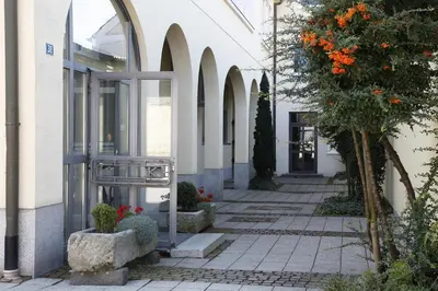 Das Gebäude in dem sich das Hotel befindet