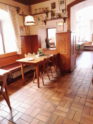 Ein Restaurant oder anderes Speiselokal in der Unterkunft Gasthof zum Rassen