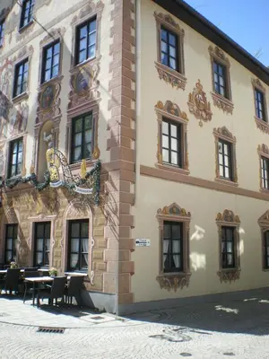 Das Gebäude in dem sich die Pension befindet