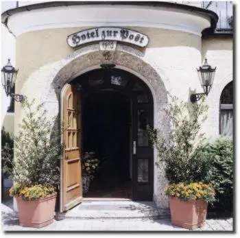 Eine Fassade oder ein Eingang zu Hotel Gasthof zur Post
