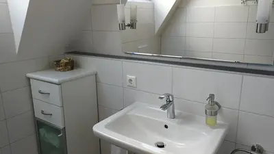Ein Badezimmer in der Unterkunft München Waldperlach ruhig und sehr schöne Wohnung