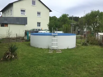 Ein Garten an der Unterkunft Komfort Wohn- und Ferienhaus JAKOBI