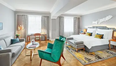 Ein Bett oder Betten in einem Zimmer der Unterkunft Mandarin Oriental, Munich