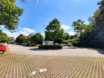 Ein Garten an der Unterkunft Moderne 3Zimmer Wohnung, in Königsbrunn bei Augsburg