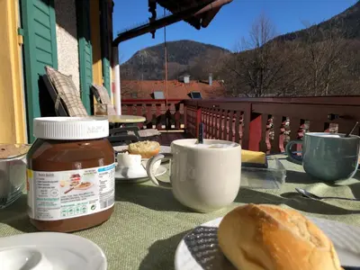 Ein allgemeiner Bergblick oder ein Berglick von der Ferienwohnung aus
