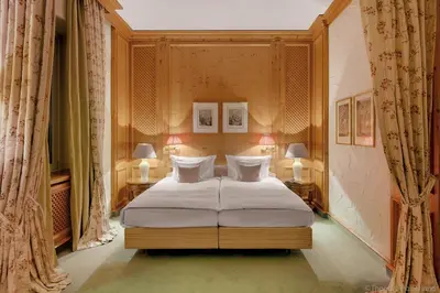 Ein Bett oder Betten in einem Zimmer der Unterkunft Hotel Excelsior München