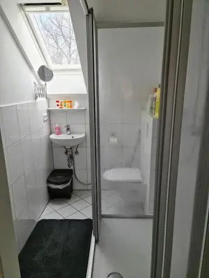 Ein Badezimmer in der Unterkunft Rooftop Solln - 20min Oktoberfest/Zentrum
