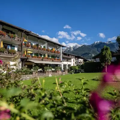 Alpenjuwel Parkhotel Wallgau 4 Sterne Superior Genusshotel mit Spa feinster Kulinarik & Golf Ihr Rückzugsort inmitten der Alpen mit Tradition und Eleganz