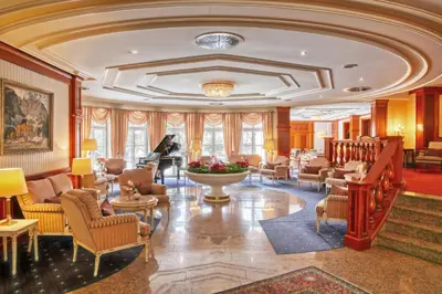 Ein Sitzbereich in der Unterkunft Hotel & Spa Fontenay
