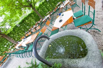 Ein Garten an der Unterkunft Alter Hof