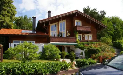 Das Gebäude in dem sich die Ferienwohnung befindet