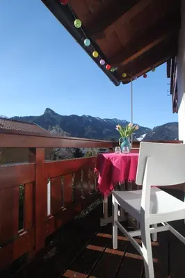 Ein allgemeiner Bergblick oder ein Berglick von der Ferienwohnung aus