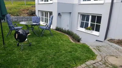 Ein Garten an der Unterkunft Apartment Charly - Aktivurlaub im Herzen Bayerns