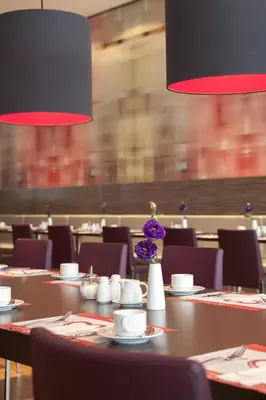 Ein Restaurant oder anderes Speiselokal in der Unterkunft IntercityHotel Ingolstadt