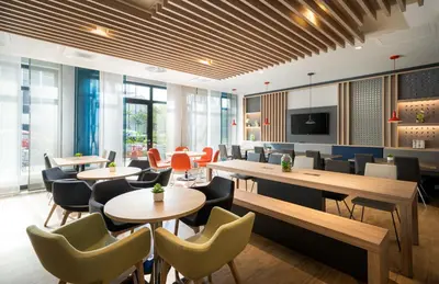Ein Sitzbereich in der Unterkunft Holiday Inn Express - Rosenheim by IHG